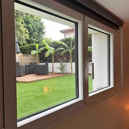 Avec Piscine Privée Chauffée Сasa de vacaciones *