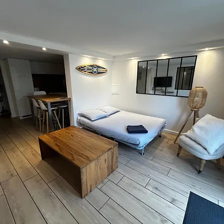 Avec Piscine Privée Chauffée Сasa de vacaciones *