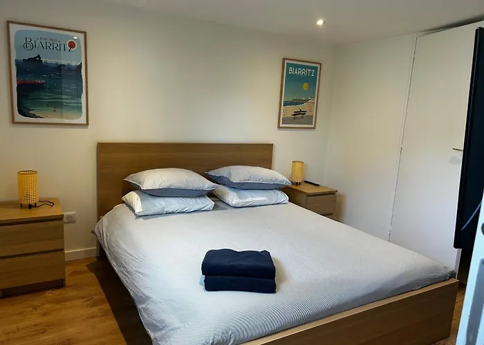 Avec Piscine Privee Chauffee 度假居 比亚里茨